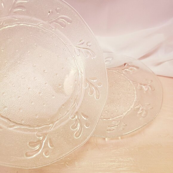 Amanda Luncheon or Salad 2pc Plate Set, Vintage Leaves & Dots, Stippled Glass - Picture 4 of 6